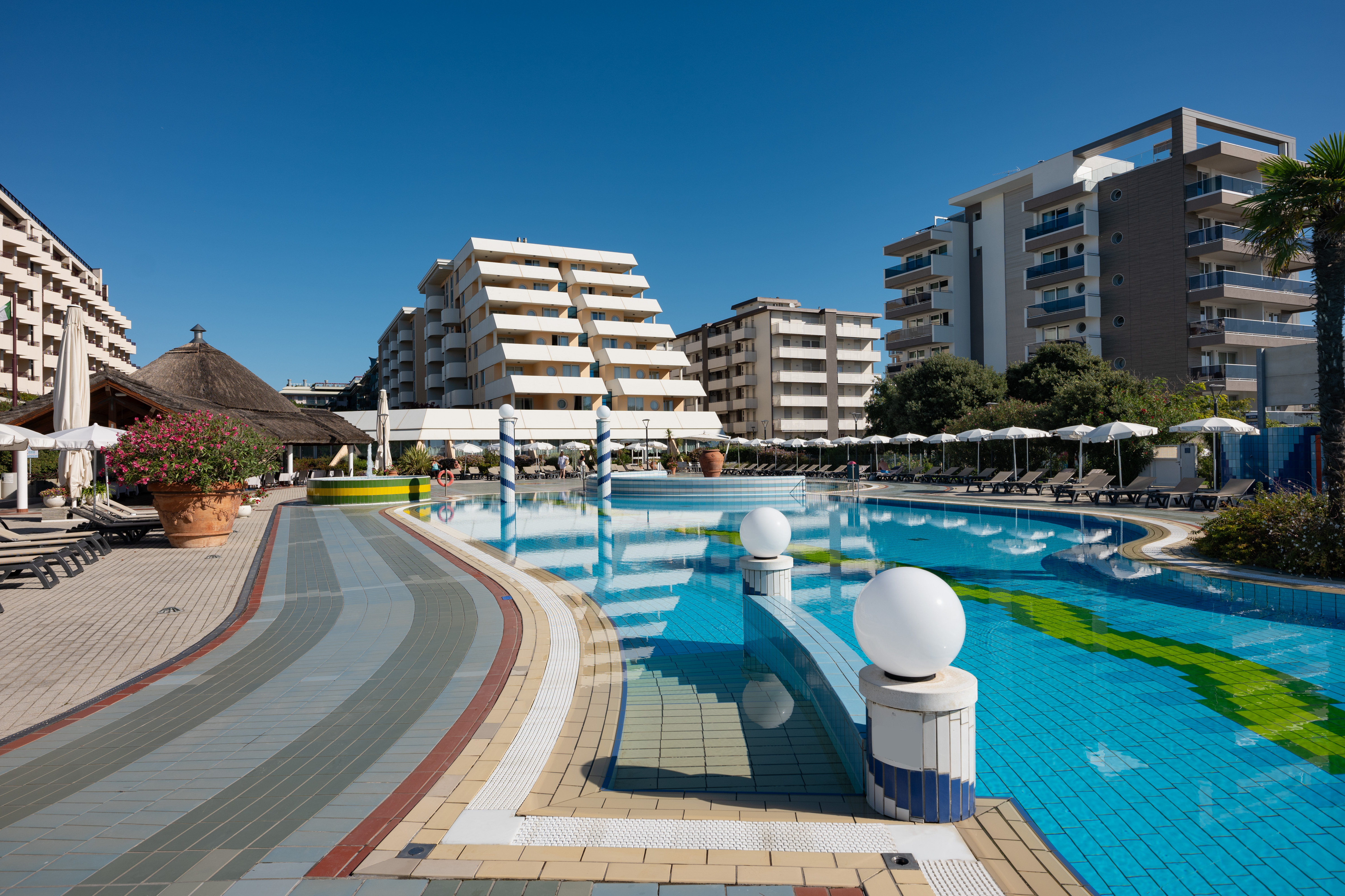 Piscina Aparthotel Holiday