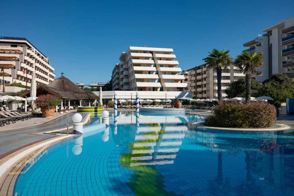piscine_aparthotel_holiday (7)